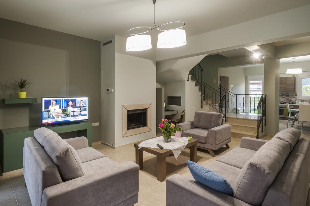 4 Seasons Villas Plataria Room photo