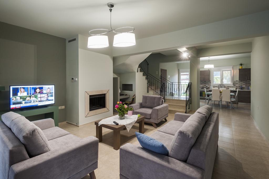 4 Seasons Villas Plataria Room photo